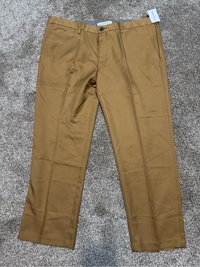 Amazon Essentials Men's Tan Chino Pants